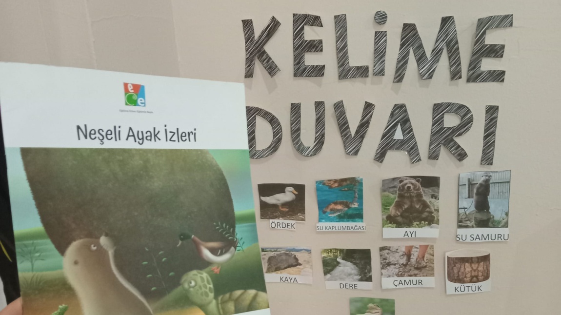 Dilimizin Zenginlikleri Projesi Etkileşimli Kitap Okuma (Neşeli Ayak İzleri() Sınıf İçi Etkinliğimiz